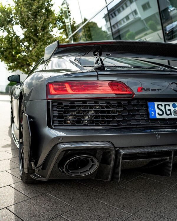 Performance Style Carbon Fiber Rear Diffuser - Audi R8 V10 Gen 2 Facelift - Image 2